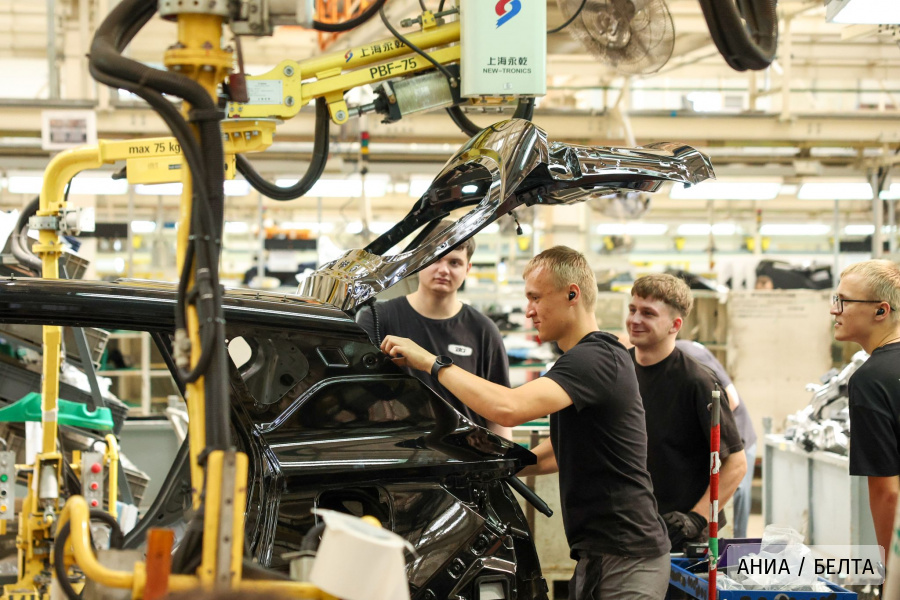 В Беларуси произвели 200-тысячный автомобиль BELGEE.