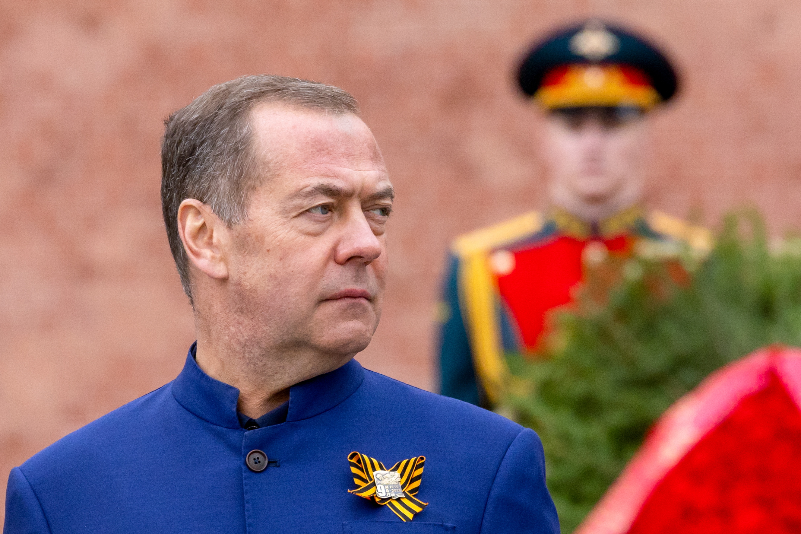 Медведев назвал роль военкоров исключительной