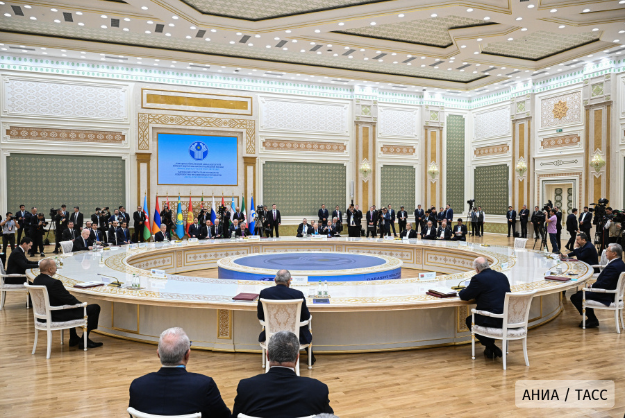 На саммите СНГ принято 15 документов
